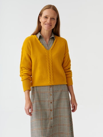 TATUUM Sweater in Yellow: front