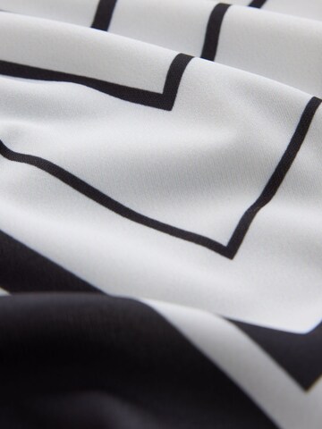 Next Top in Black