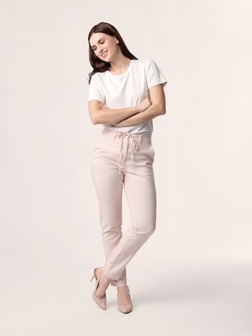 Quiosque Tapered Trousers '3SF005' in Pink