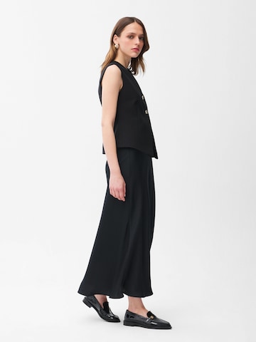 adl Kleid‌ in Schwarz