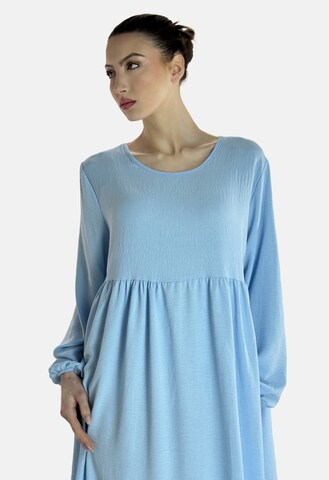 Elara Kjole i blå