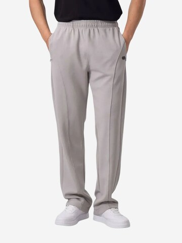 Tommy Life Trousers in Grey: front