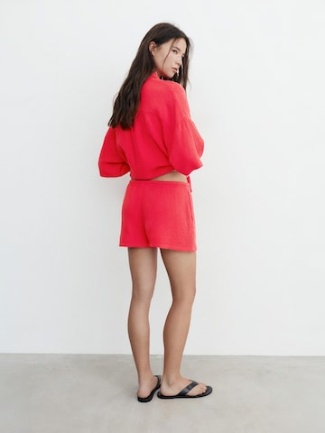 Pull&Bear Štandardný strih Nohavice - Červená