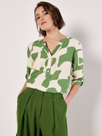 Chemisier ' ' Apricot en vert : devant