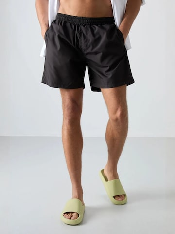Tommy Life Regular Broek in Zwart