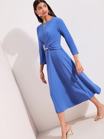 Friends Like These Рокля в синьо