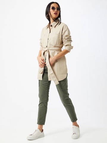 Coupe slim Jeans cargo 'Amelie' Gang en vert