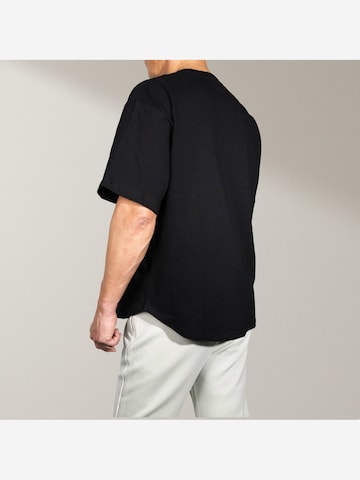 Maglia funzionale 'Form Tee' di Muscle Up in nero