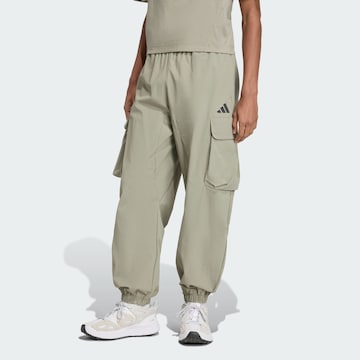 Loosefit Pantalon de sport 'City Tech' ADIDAS SPORTSWEAR en vert : devant