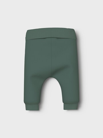 Tapered Pantaloni 'NBMVONNE' de la NAME IT pe verde