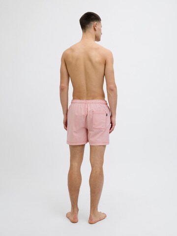 Shorts de bain JACK & JONES en rouge