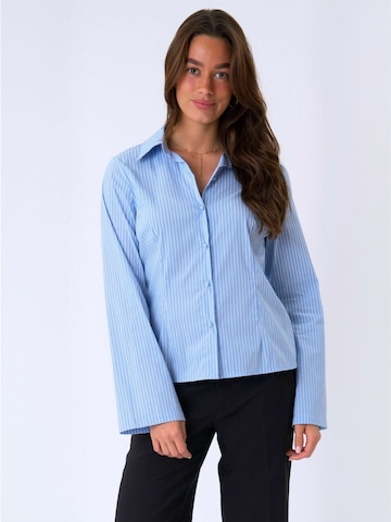 ITS MAY Shirt ' Andrea ' in Blau: Vorderseite