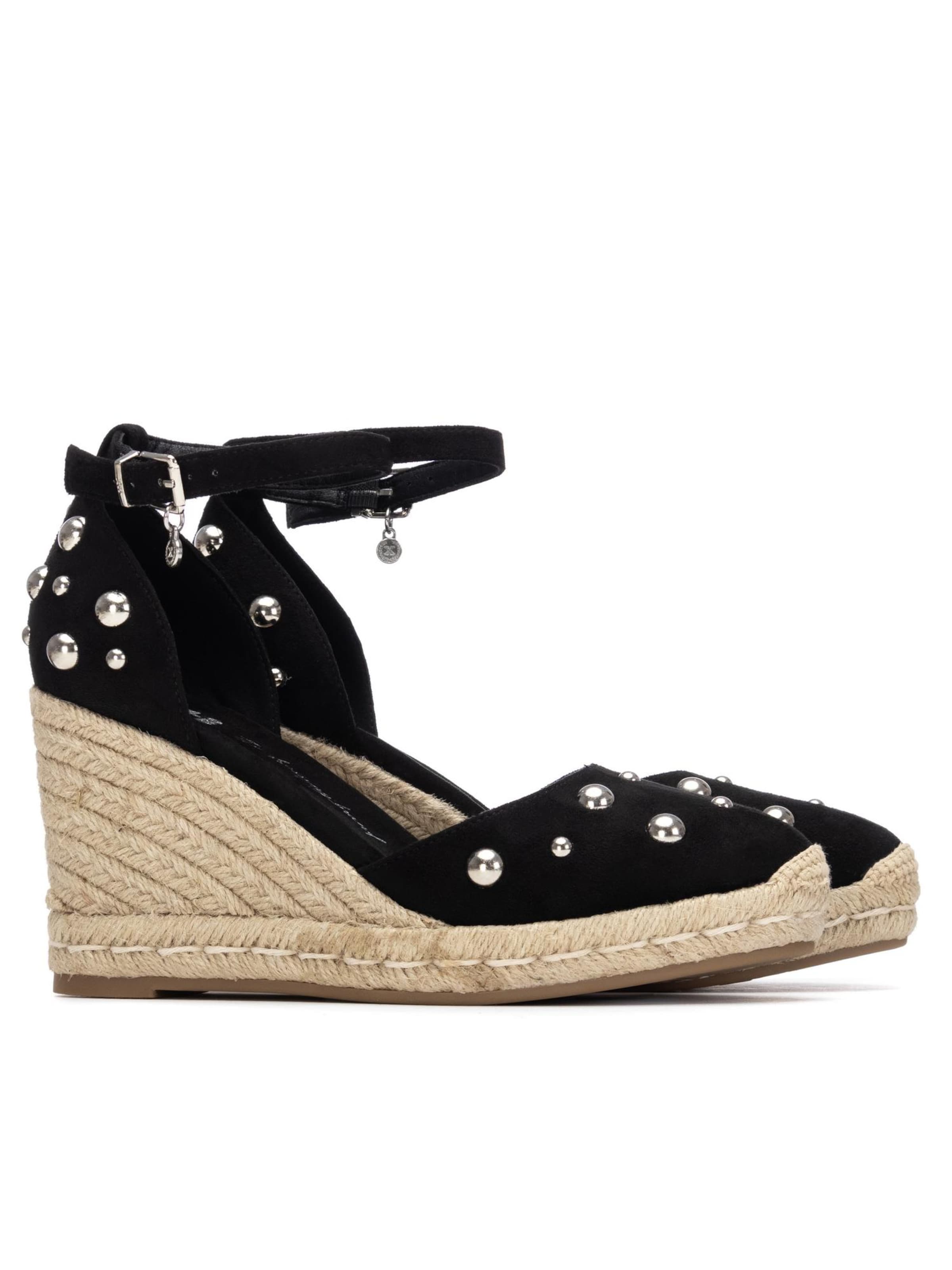 Xti Sandals in Black