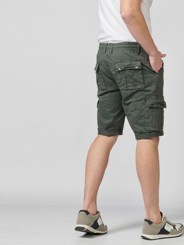 KOROSHI Regular Shorts in Grün