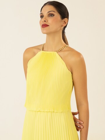 APART Kleid in Gelb