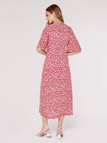 Robe Apricot en rouge