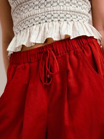 Barrel Pantaloni con pieghe di Next in rosso