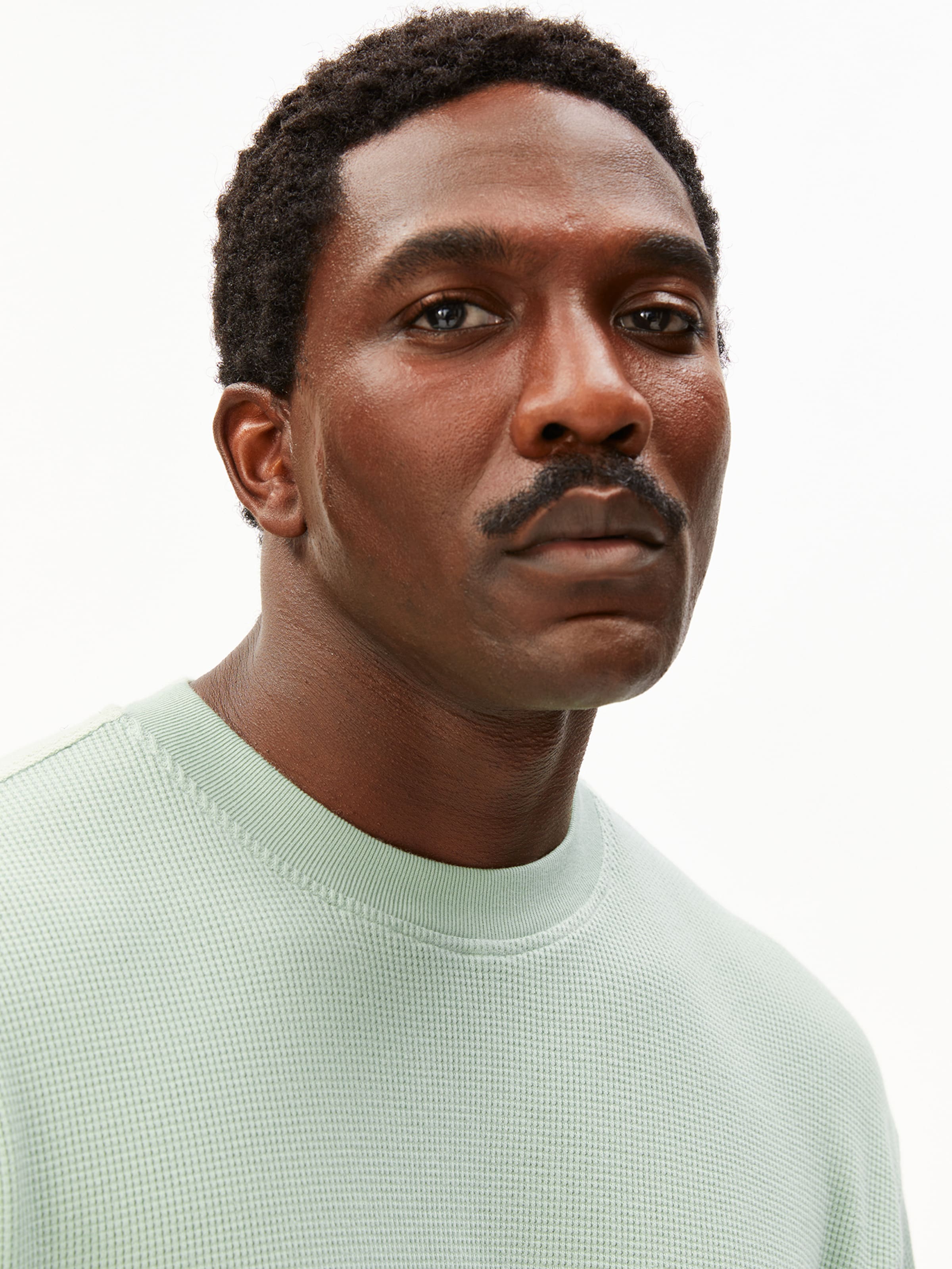 T-Shirt ARMEDANGELS en vert