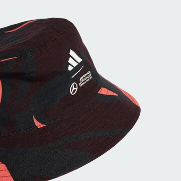 ADIDAS PERFORMANCE - Sombrero deportivo 'Mercedes - AMG Petronas Formula One Team' en rojo