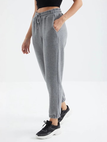 Regular Pantalon de sport Tommy Life en gris