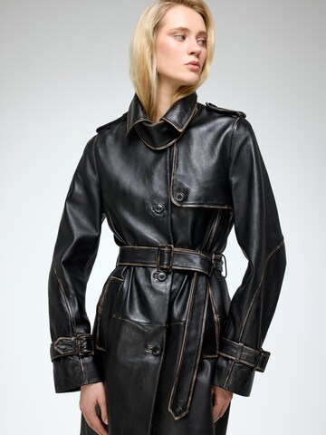 V S P Winter coat 'Helena' in Black