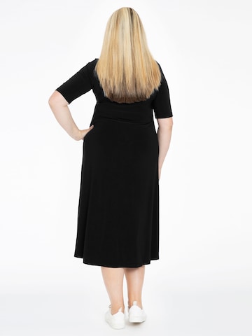 Yoek Dress in Black