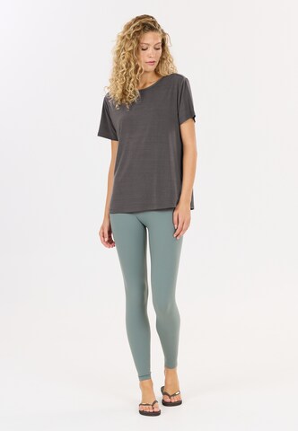 Athlecia Functioneel shirt 'LIZZY' in Bruin