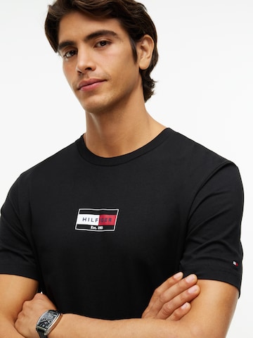 Maglietta 'LOVE' di TOMMY HILFIGER in nero