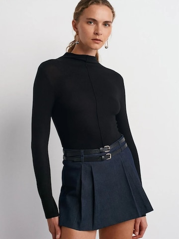 Dilvin Shirt in Black: front