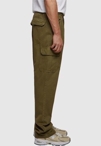 Urban Classics Loose fit Cargo trousers in Green