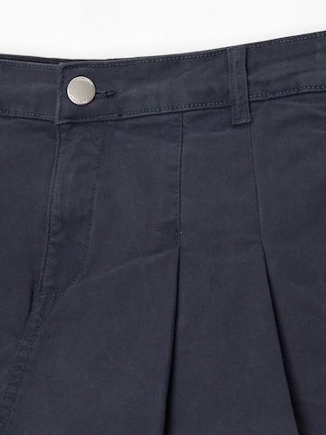 Regular Pantaloni de la Pull&Bear pe albastru