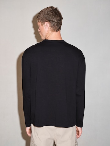 Next - Camiseta en negro