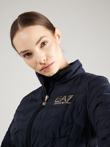 EA7 Emporio ArmaniZimska jakna - plava boja