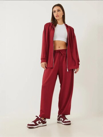Bianco Lucci Sweat suit in Red
