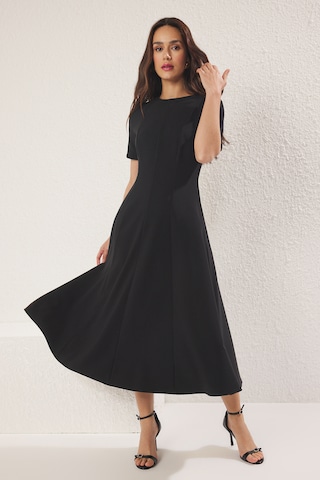 Trendyol - Vestido en negro