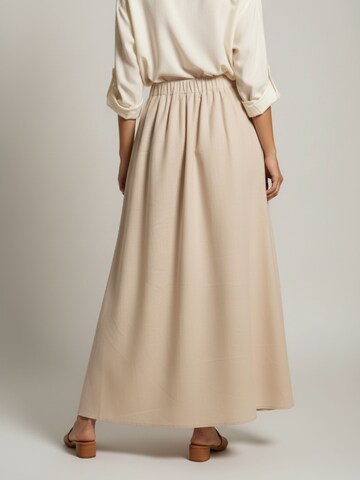 WEARABLE STORIES Rok 'Beau' in Beige