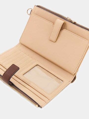 GUESS Wallet 'Laurel' in Brown