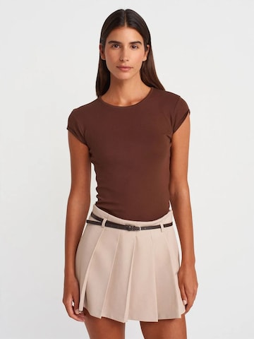 T-shirt Dilvin en marron : devant