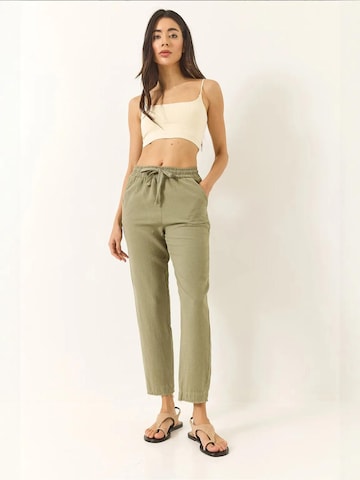 regular Pantaloni di Bianco Lucci in verde: frontale