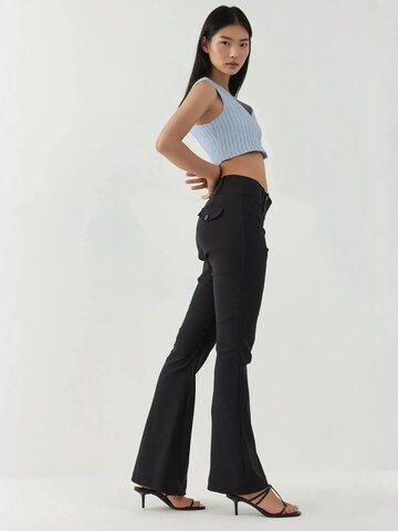 évasé Pantalon Hiccup en noir