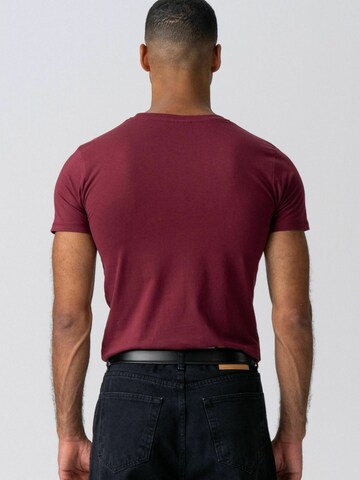 TEESHOPPEN Slim Fit Paita ' Muscle T ' värissä punainen