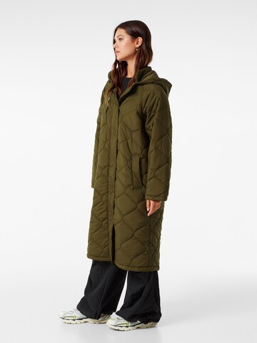 Bershka Between-Seasons Coat in Green: front