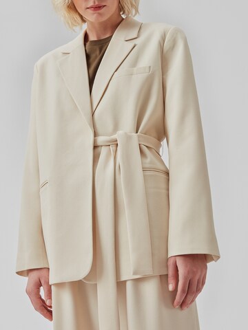 Blazer 'Caya' di modström in beige