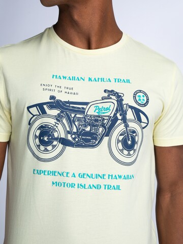 Petrol Industries T-Shirt 'Lagoonize' in Gelb