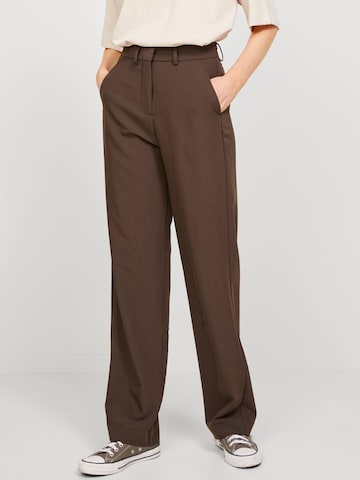 JJXX Loose fit Pleated Pants in Brown: front