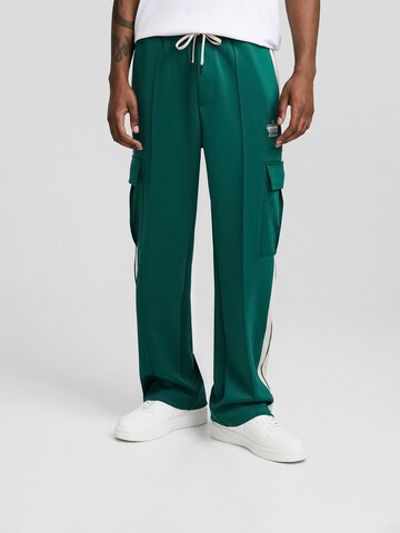 Loosefit Pantalon cargo Bershka en vert : devant