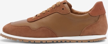 LOTTUSSE Sneakers laag 'Mancor' in Bruin: voorkant