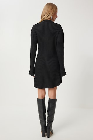 Happiness İstanbul Kootud kleit, värv must