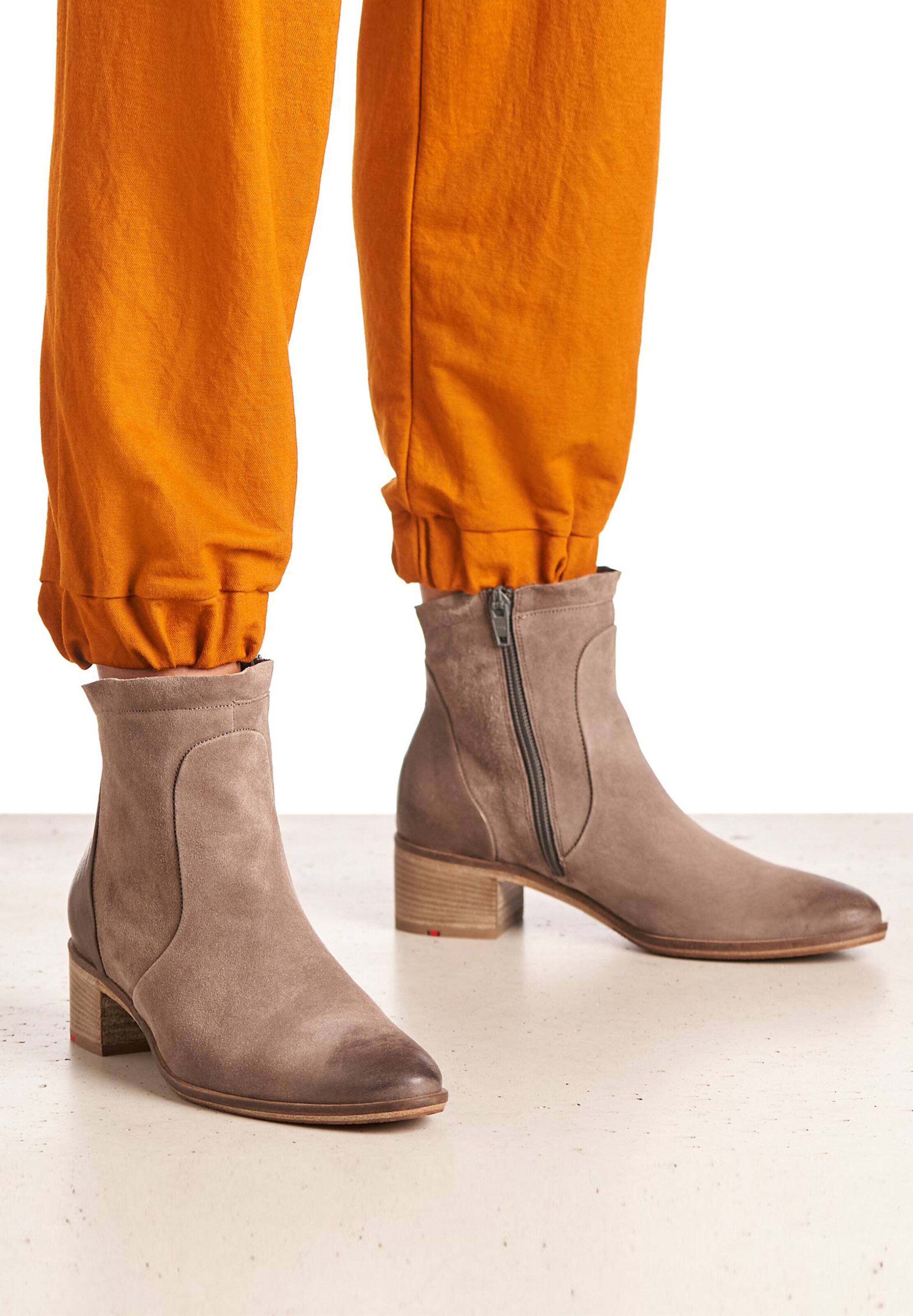 LLOYD Ankle Boots in Brown