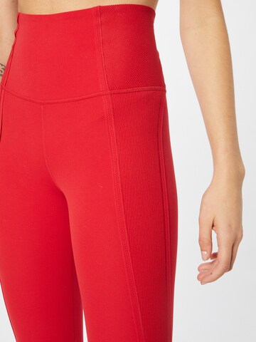 NIKE Skinny Sportovní kalhoty – červená